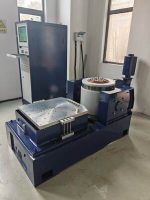 購入 ISTA ASTM D4169 2200 kgf のピークフォース 1-2600 Hz の周波数と800 kg のペイロードのランダム振動テスト オンライン製造